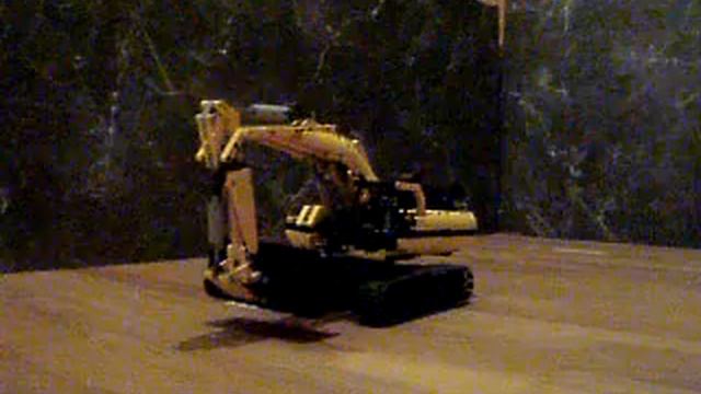 Lego Technic Extravacator remote controled by Core (Android bluetooth) - performance test