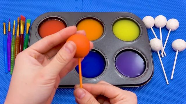 Раскрашиваем Пластелин Playdoh! Радужный леденец на палочке, лак для ногтей  ASMR