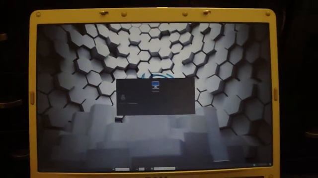 My Inspiron 6000 running linux