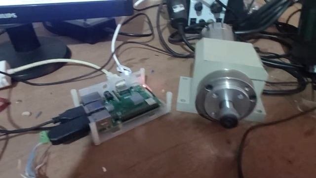 Raspberry 3 B running linuxcnc 2.8.1 controling Schneider VFD ATV12 over modbus rs485