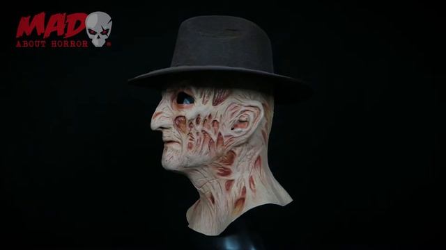 A Nightmare on Elm Street 4: The Dream Master - Deluxe Freddy Krueger Mask with Fedora Hat