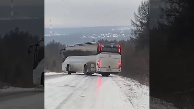 Водитель спас пассажирский автобус от аварии