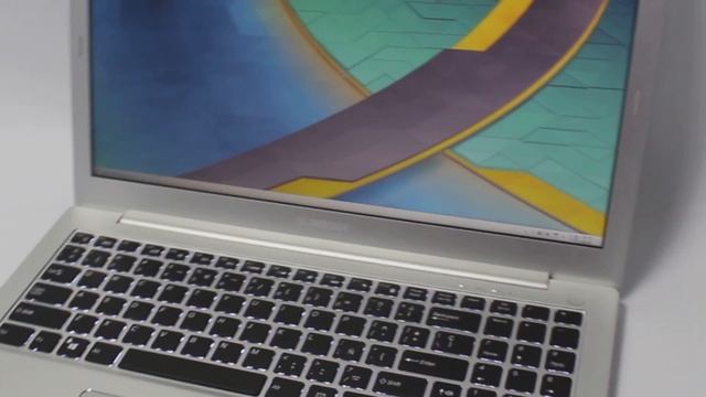 Slimbook EXCÁLIBUR, el portátil de aluminio de 15 pulgadas GNU/Linux  [modelo inglés/español]