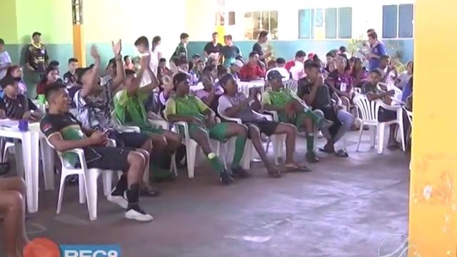 JOGOS DA JUVENTUDE: EX-ATLETA OLÍMPICO VISITA CENTRO DE CONVIVÊNCIA EM P. E LACERDA