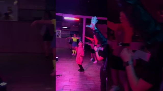 Дискотека 90х / кавер группа зажигает / Капитан Немо