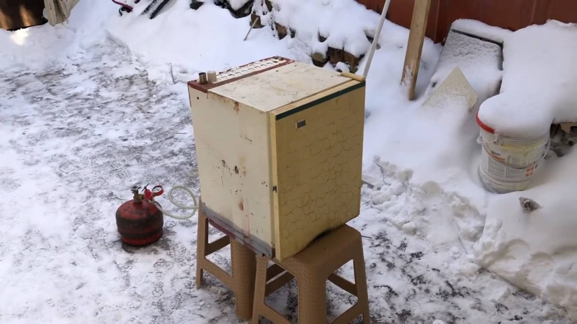 Газовый холодильник своими руками. Переделали аммиачный холодильник под газ.