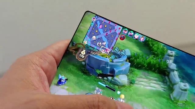 Флагман nubia Z70 Ultra на первом видео, новый рекорд безрамочности!