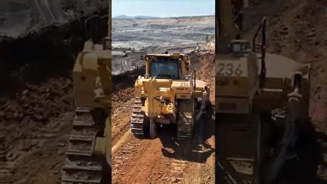 Бульдозер CAT в ДЕЛЕ! #cat #caterpillar  #рекомендации #excavator #shorts #short #1million