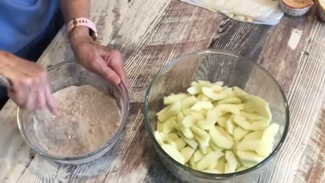 How to make a Homemade Apple Pie | Pie from scratch | Southern apple pie | Mama Sue's recipes