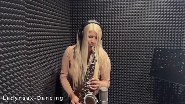 Ladynsax - "Dancing"...