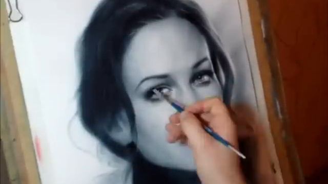 Drawing portrait in technique dry brush - Hilary Duff. Art portrait drawing