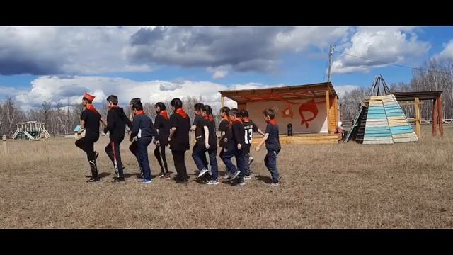 Моорук орто уопсай үөрэхтээһин оскуолата Бүтүн Сойуустааҕы пионерия тэриллибитэ 100 сылын көрсө