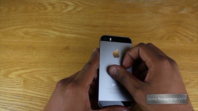 Apple iPhone 5S Hands on and Touch ID fingerprint demo