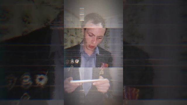 Я читаю стих о войне, " жди меня"
