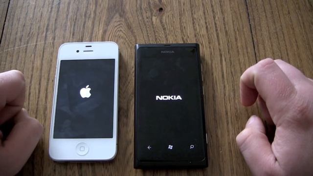 Apple iPhone 4S vs Nokia Lumia 800 - Boot Rennen