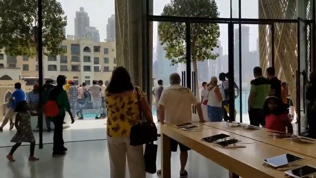 Apple Store @ Dubai Mall - Dubai UAE