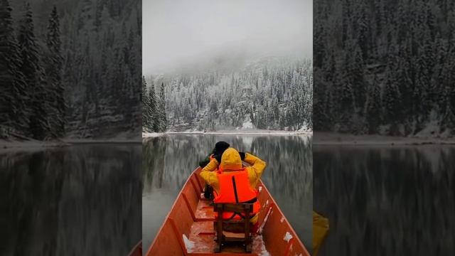 Первый снег на реке. Красота!