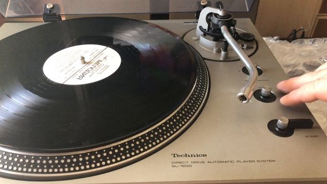 Technics 1600, виниловая вертушка