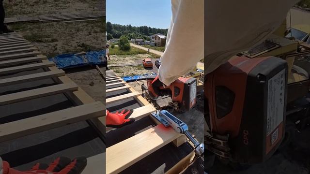 Монтаж кровельных панелей во всей красе #стройка #prefab #стройкаспб #стройка #diy #ремонт