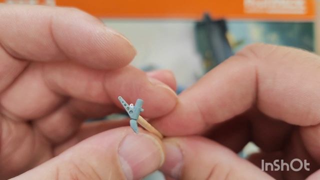 №159 Hellcat F6F3 1/48 сборка. Задняя стойка шасси.mp4