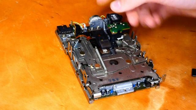 How to REPAIR Vintage Macintosh Floppy Drives