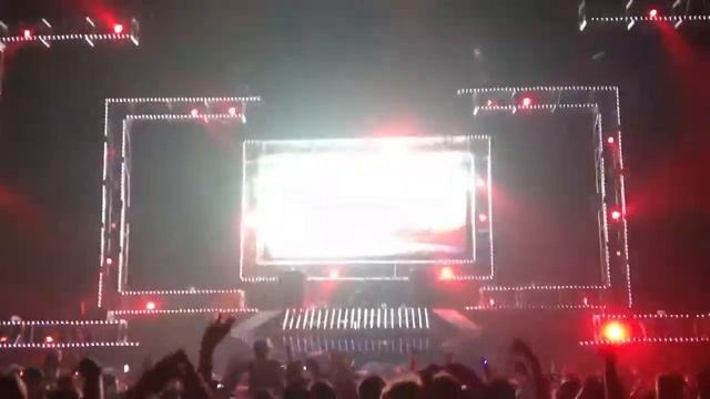 Mercy remix by RL Grime and Salva LIVE Porter Robinson @skylab 2012