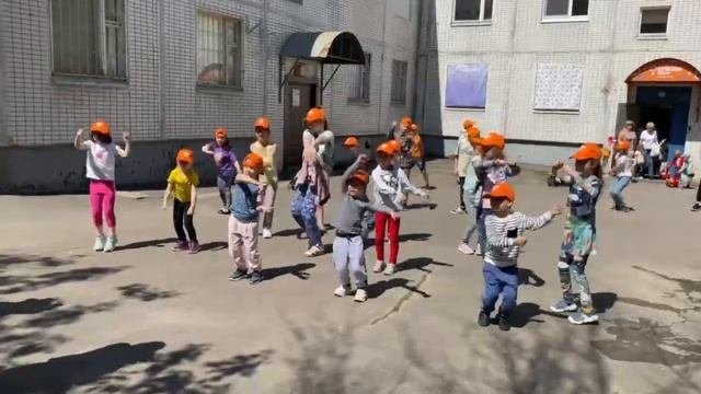 Каникулы в Городском Клубе IQ007