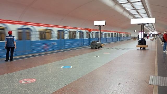 НА ПОЕЗД ПОСАДКИ НЕТ 🚇 Московское метро