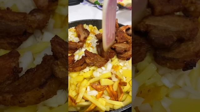 Картошка с салом, пальчики оближешь.