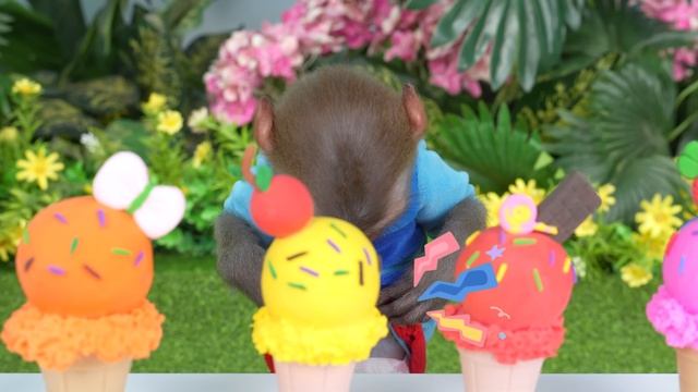 Monkey Baby Bon Bon eat jelly fruit ice cream. Обезьянка Бон Бон