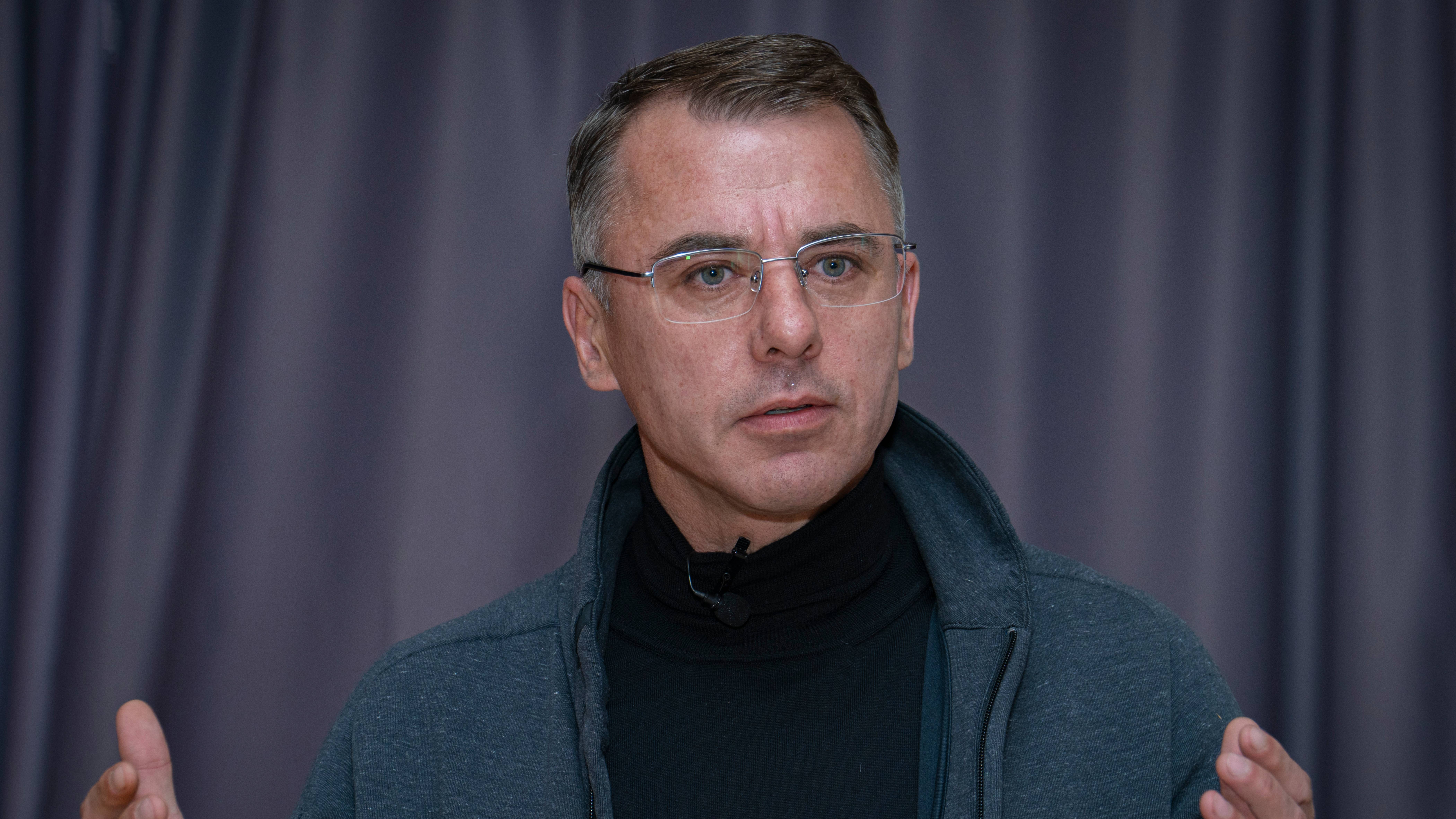 ИГОРЬ ПЕТРЕНКО: ИЗ ГРЯЗИ В КНЯЗИ, или "ТАРАКАН В ПЕРЧАТКЕ"