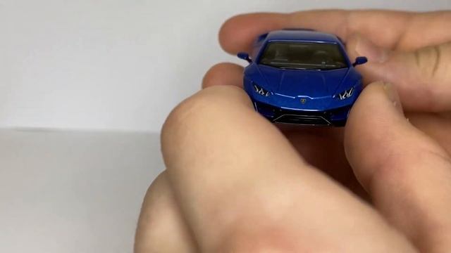 MINI GT Lamborghini Huracan EVO Blue Eleos