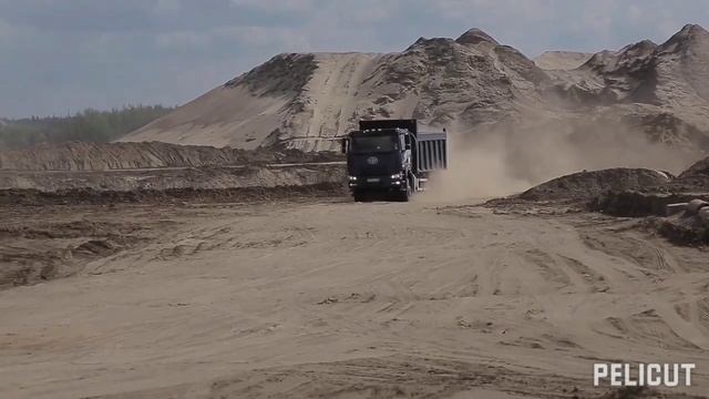 China-made Faw J6P 10-wheeler Dump Truck Promotional Video