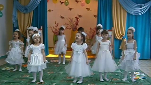 "Песенка для мамочки и бабушки"