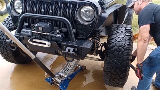 JK Rubicon Dana 44 Axle Swap into Jeep Sahara - Saharacon Build