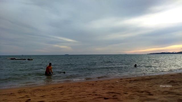 просто пляжный десант. джомтьен จอมเทียน jomtien