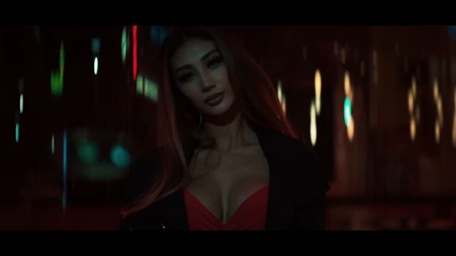 Ramaon Deanda - Voices in My Head Remix [Official Music Video]