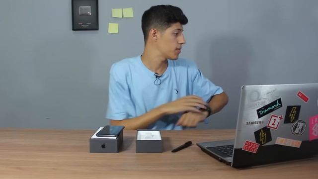 Olha ele! Unboxing Iphone 8 PLUS ou será que chamamos de 7s?