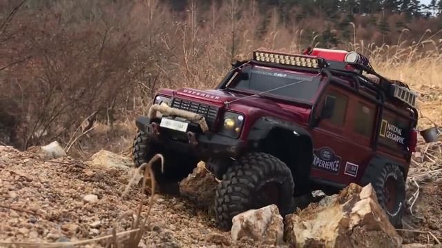 Traxxas TRX-4      Land Rover Defender D110 off-road