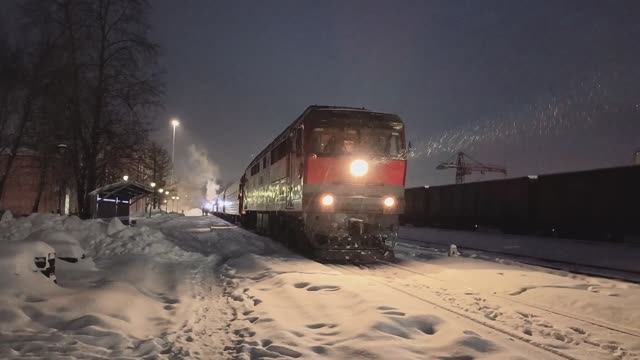 Отправление поезда № 6626/6644 Киров-Луза от вокзала Киров-Котласский (28.12.2023)