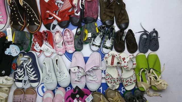 0406 schuhe kind 1пак- детская обувь сток 15.6кг 15.9€/кг 100шт