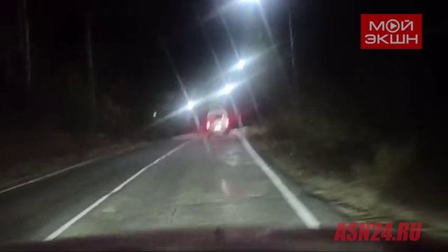 По трассе Благовещенск — Свободный ехал микроавтобус с макрогрузом на крыше