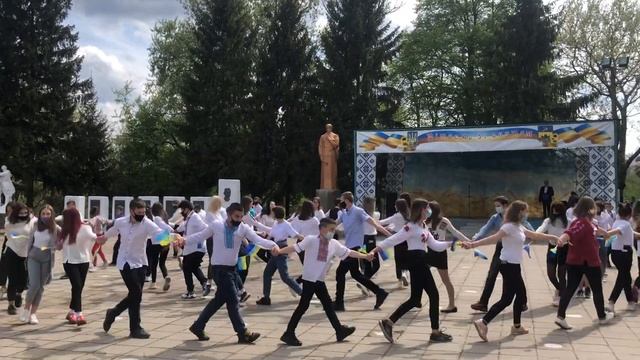 Флеш-моб учнів Коломацького ліцею до Дня Європи🇺🇦🇪🇺