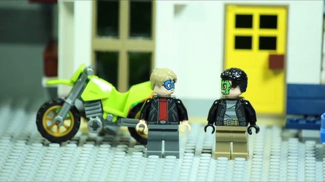 #13 / Lego Spider-Man and Iron Man Bank Robbery