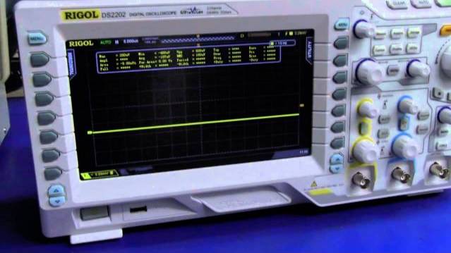 EEVblog #442 - Analog Vs Digital Oscilloscope Noise