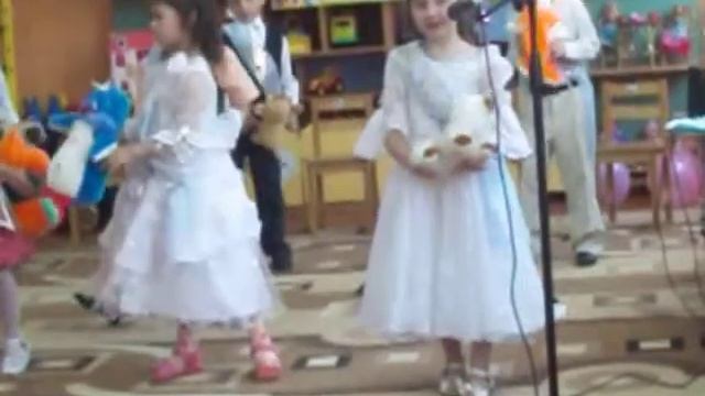 Детский сад "Светлячок" с.Никитовка песня в исполнении Радченко Софиии