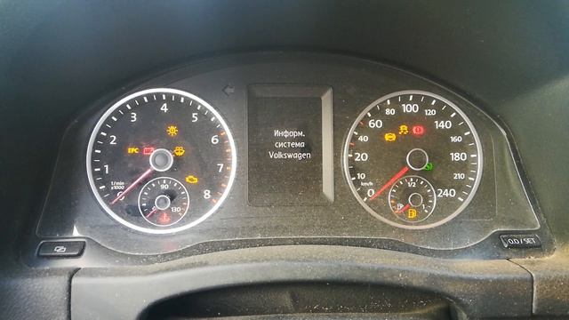 Как умирает аккумулятор на Tiguan