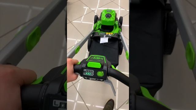 Аккумуляторная газонокосилка Greenworks #greenworks #аккумуляторнаятехника #газонокосилка