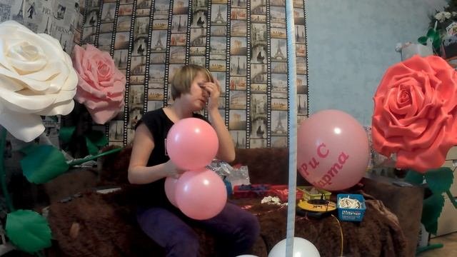 Аэродизайн. Стойка из шаров с джокером внутри.