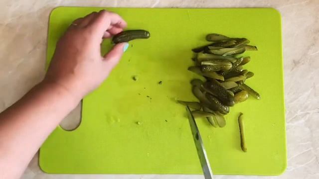 Кто знает, как салат называется? Очень вкусный! Готовлю на все праздники.